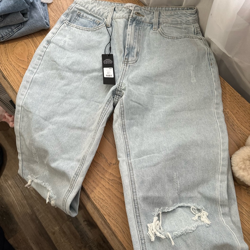 Light Wash Distressed Jeans